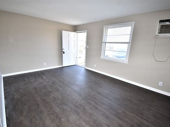 3rd image of 132 A St APT A