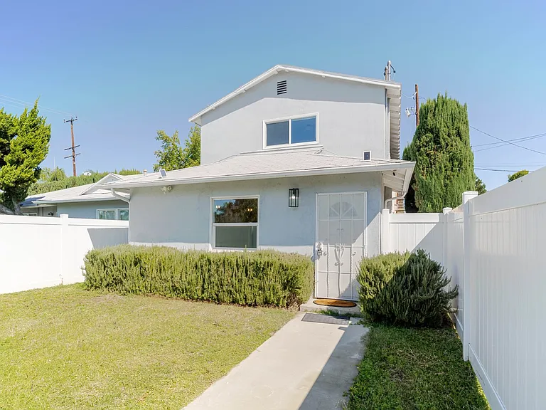 15243 Valleyheart Dr N #1 — Photo 3