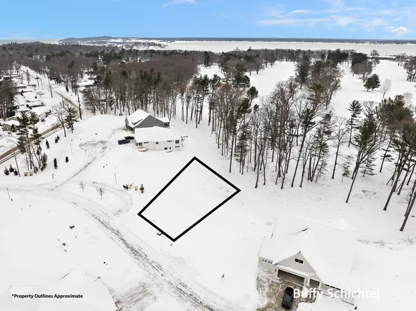 5 Duneside Trl, Muskegon, MI 49441