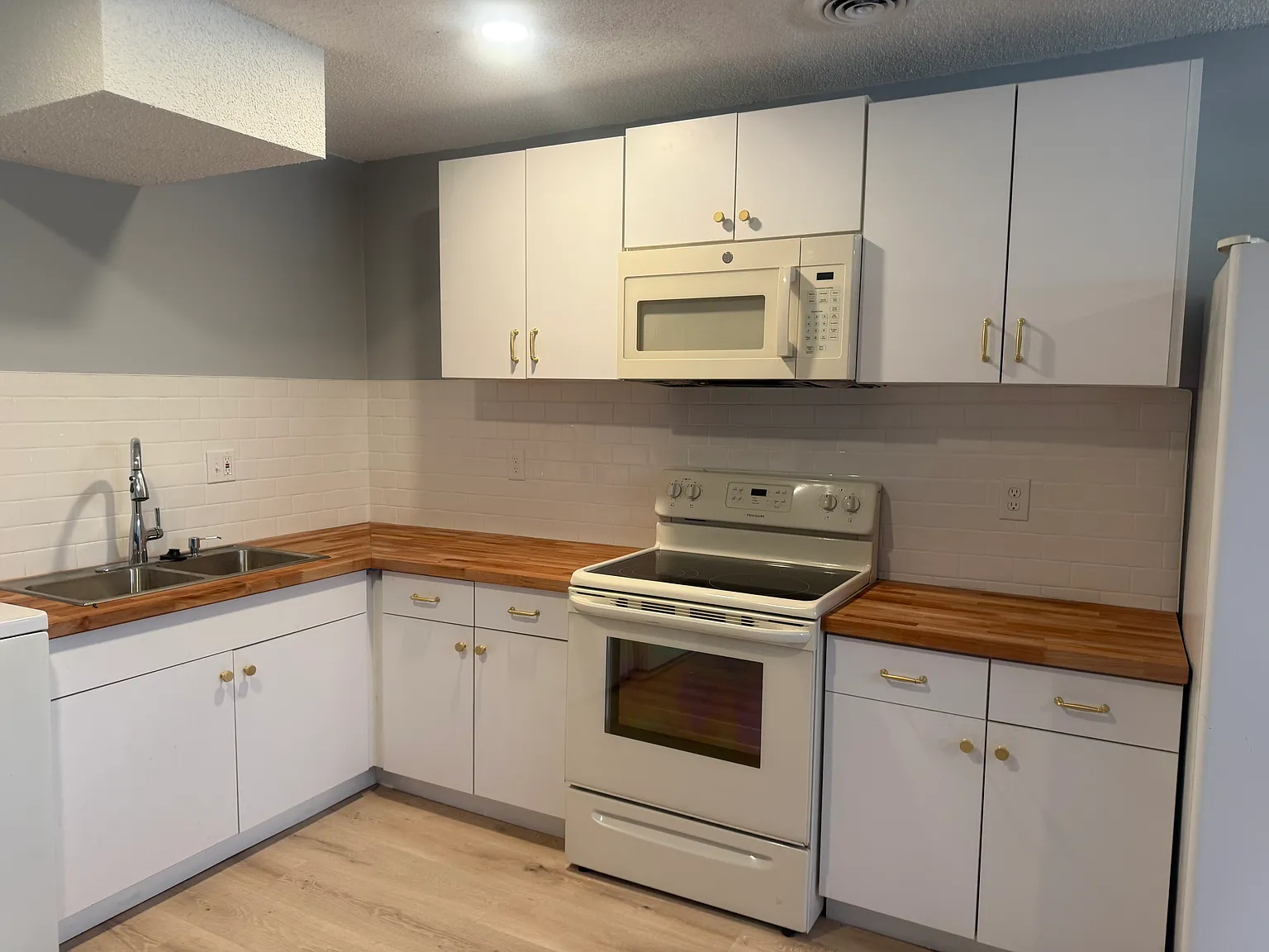 2 bed, 1300 sqft, $1,200 — Photo 2