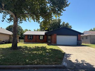 5618 NW Beechwood Dr, Lawton, OK 73505