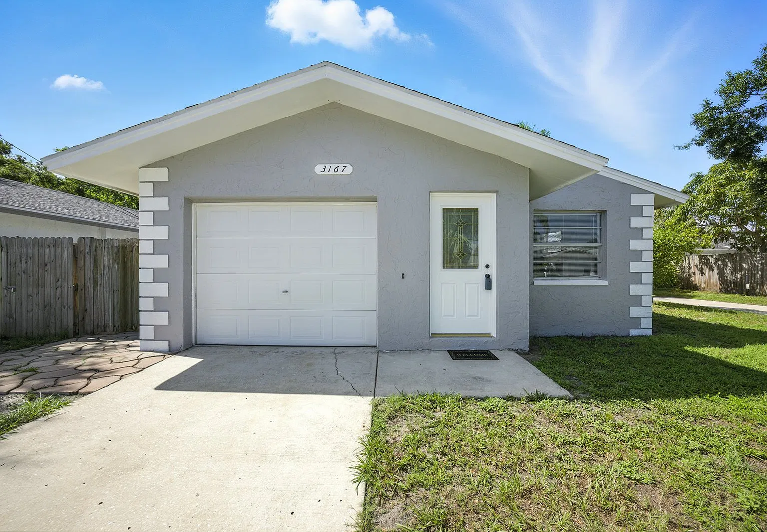 2 bed, 1008 sqft, $1,950 — Photo 2