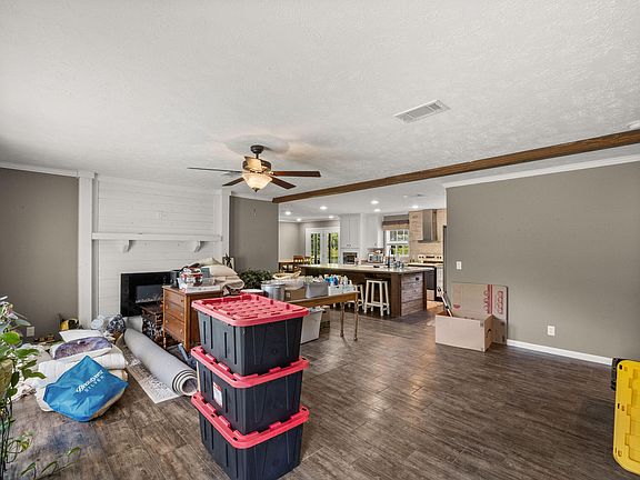 4th image of 533 Pine Ridge Rd