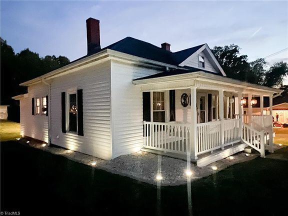 4th image of 641 Sunset Dr