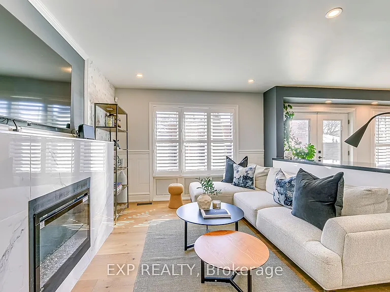 322 Mary St — Photo 19
