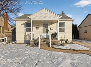 12996 Castle St, Southgate, MI 48195