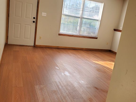 3rd image of 403 SW Joy Ct #1