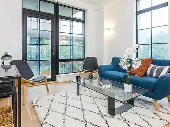 25 Bruckner Boulevard image 1 of 12