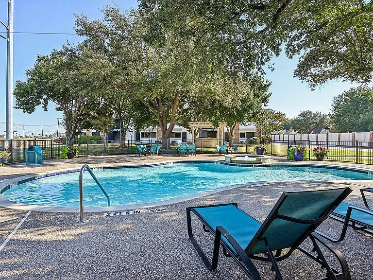 92-web-or-mls-Brown St-0310-914