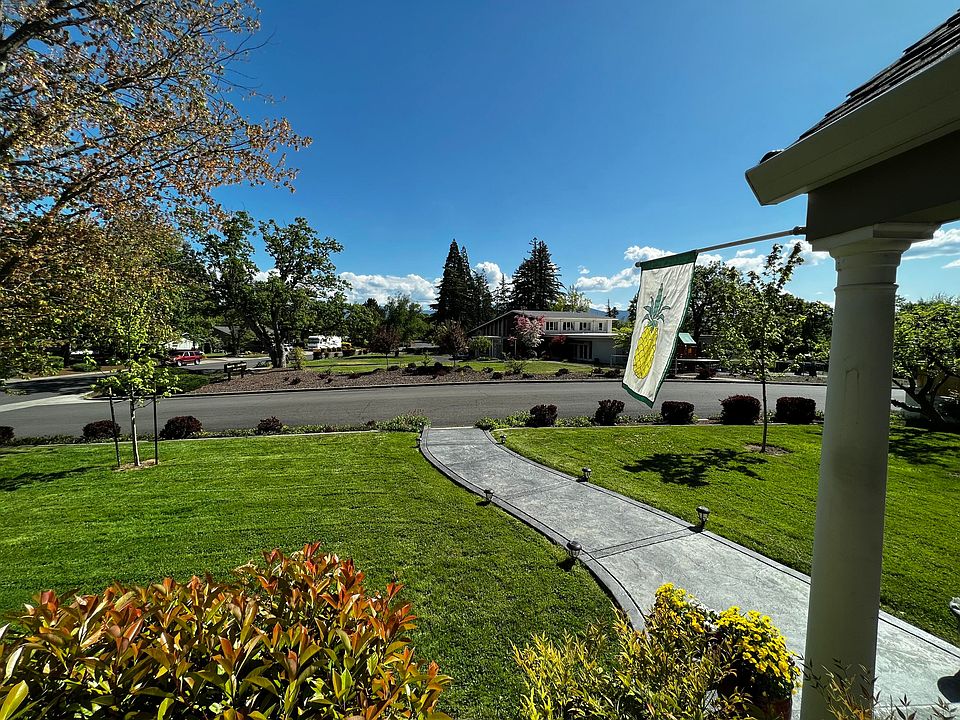 2235 Oakwood Dr, Medford, OR 97504 Zillow