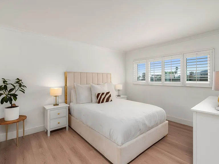 7560 Hollywood Blvd #4002 — Photo 25