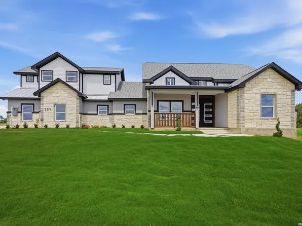 207 Hidden Ranch, Floresville, TX 78114