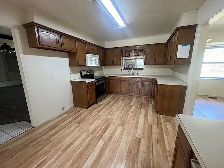 1832 S Fir Ave — Photo 11