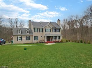 2 Hanzel Woods Dr, Great Meadows, NJ 07838