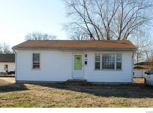 713 S 2nd St, Pacific, MO 63069