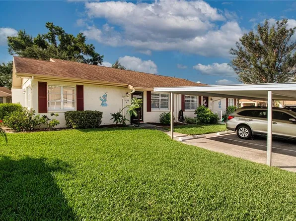 1828 Foxhunt Dr Unit A, Sun City Center, FL 33573