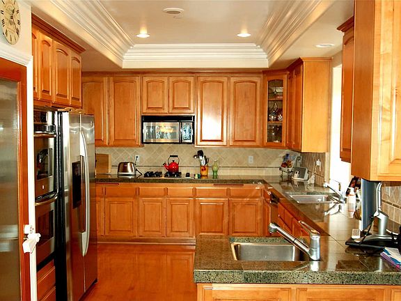 Gourmet Kitchen 