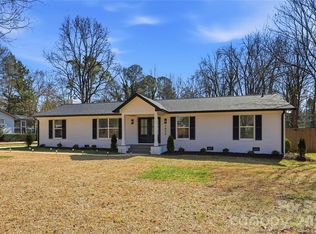 7834 Rainbow Dr, Charlotte, NC 28227