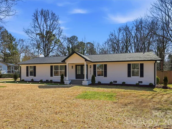 7834 Rainbow Dr, Charlotte, NC 28227