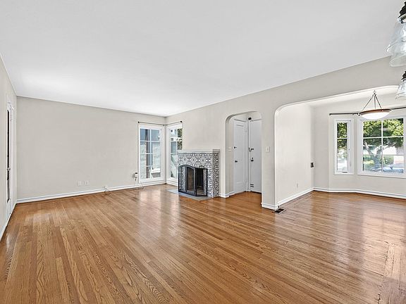 4th image of 231 Farrelly Dr
