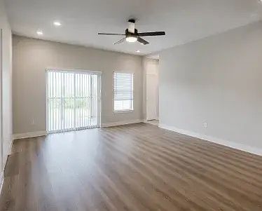 2nd image of 818 Singleton Blvd