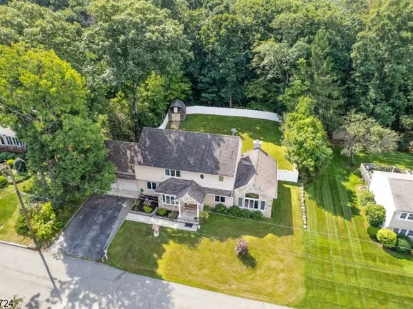 127 Mountain Circle South, West Milford Twp., NJ 07480