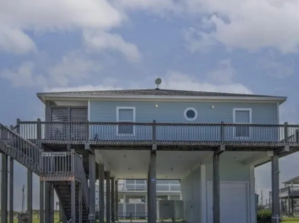 981 S Stingaree Dr, Crystal Beach, TX 77650