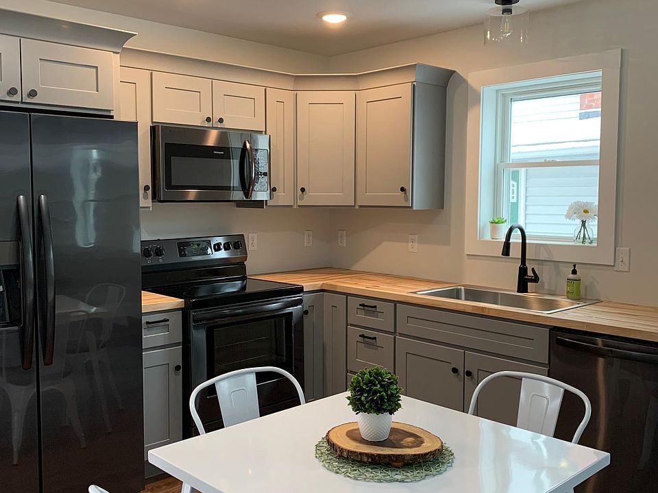 98 Barlow St, Winooski, VT 05404 Zillow