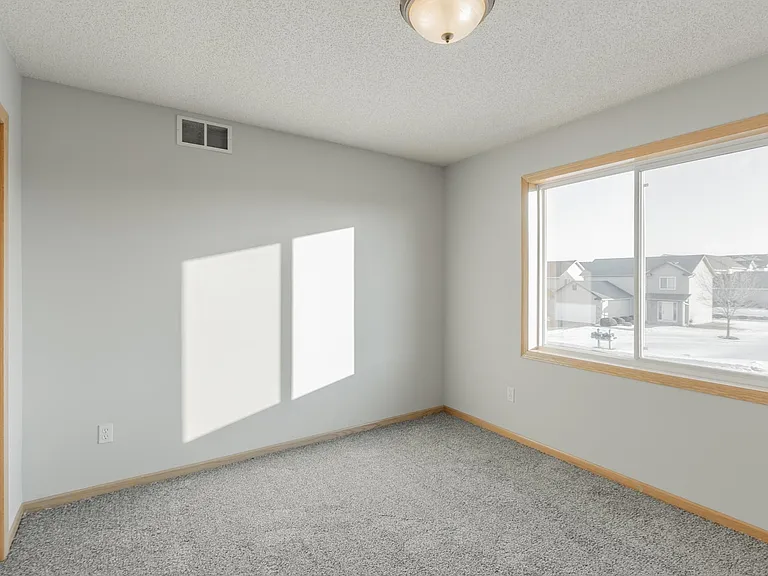 1760 Wyndam Dr — Photo 16