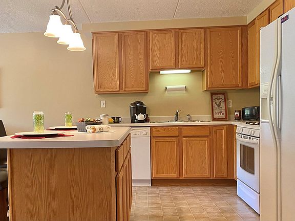 5th image of 6759 W Forest Preserve Ave APT 301