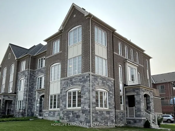 3 Temple Mnr, Brampton, ON L6Y 6C5