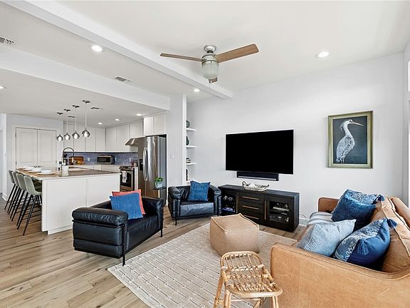 4th image of 38 Mazatlan Dr APT 11
