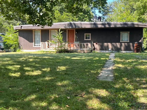 914 Hoch Ave, Adrian, MI 49221