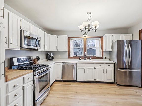 4th image of 207 Paulina St