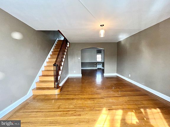 4th image of 3327 Glenview St