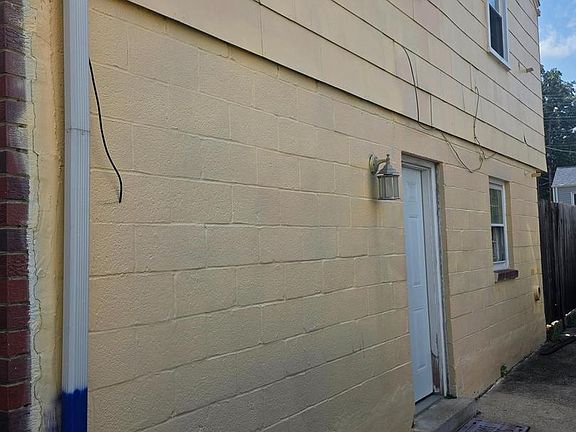 4th image of 7511 Newberry Ln