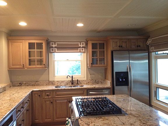 Granite & custom cabinets 