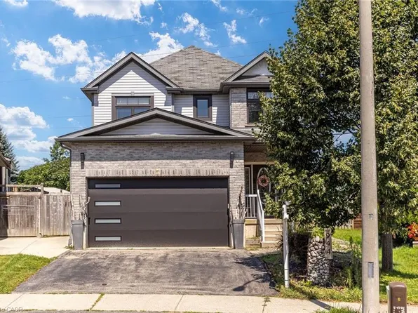 944 Parkvale Ct, Kitchener, ON N2R 1Y6