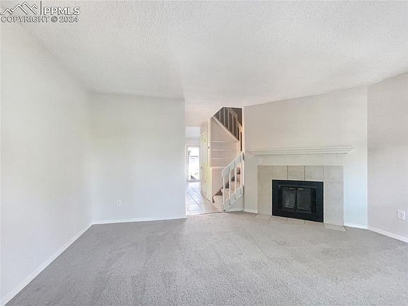3rd image of 8085 Lexington Park Dr