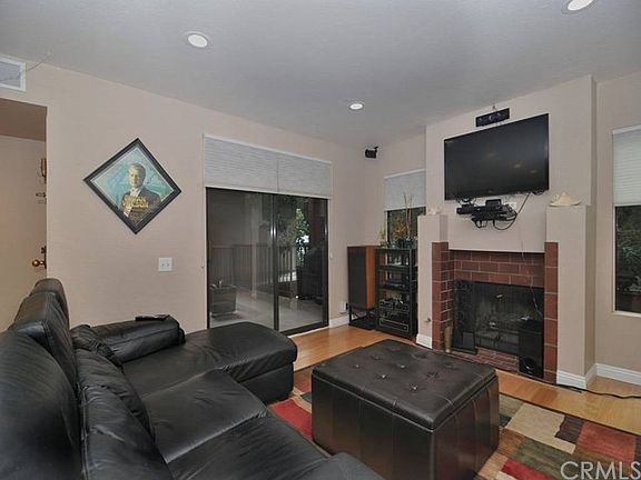 2nd image of 1809 Peyton Ave Unit 213