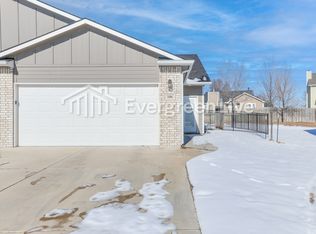 106 E Santa Fe Cir, Mulvane, KS 67110