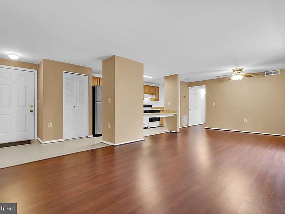 3rd image of 19625 Gunners Branch Rd #932