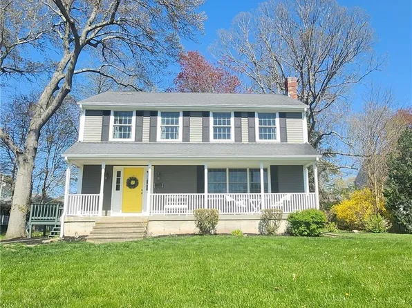 54 Sefton Dr, Bristol, RI 02809