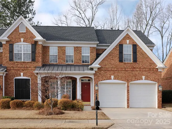 815 Treverton Dr, Matthews, NC 28105
