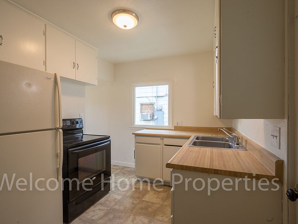 1st image of 319 E Pine St