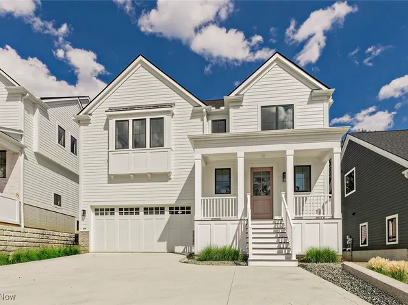 219 S Main St, Chagrin Falls, OH 44022