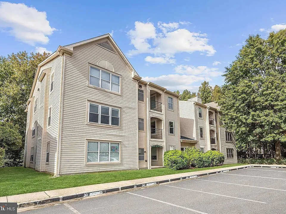 30 Hearthstone Ct #E