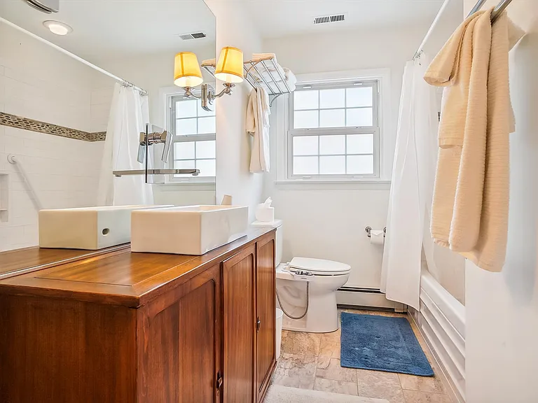 532 Trippe Ave — Photo 20