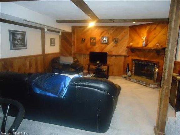 5th image of 608 Cedar Hollow Dr