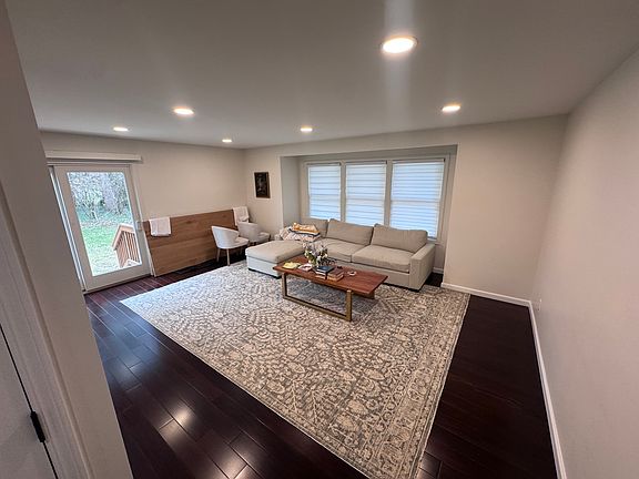 2nd image of 8 Hillview Dr